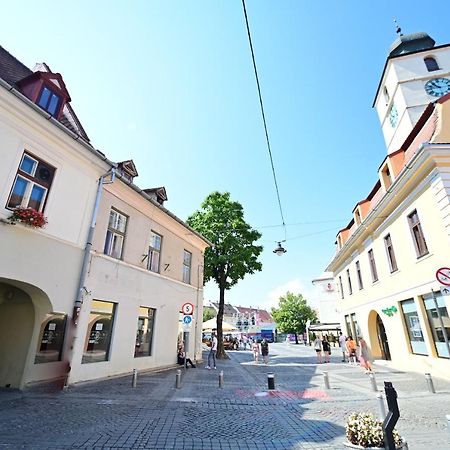 Lovely 2 Bedroom Apartment In Historic City Center Sibiu Exteriér fotografie