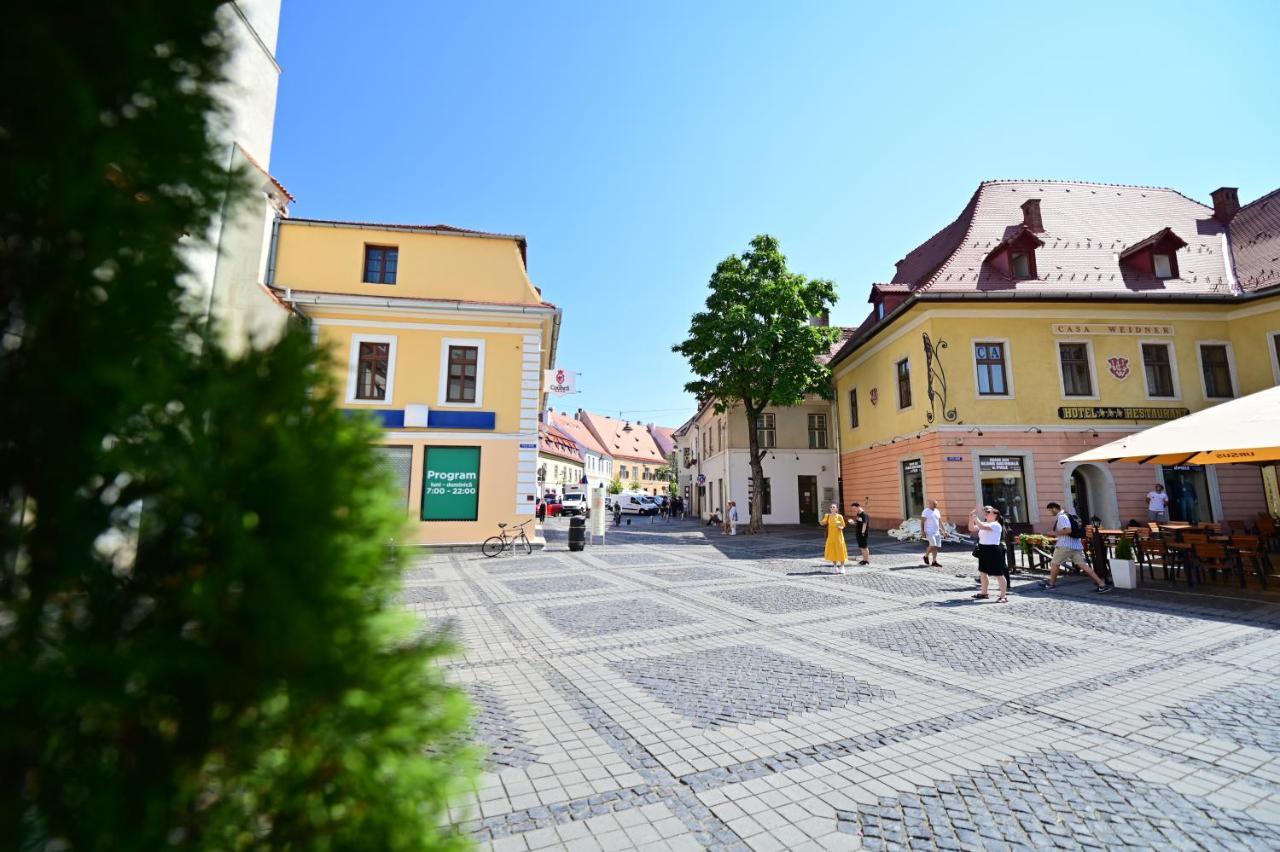 Lovely 2 Bedroom Apartment In Historic City Center Sibiu Exteriér fotografie